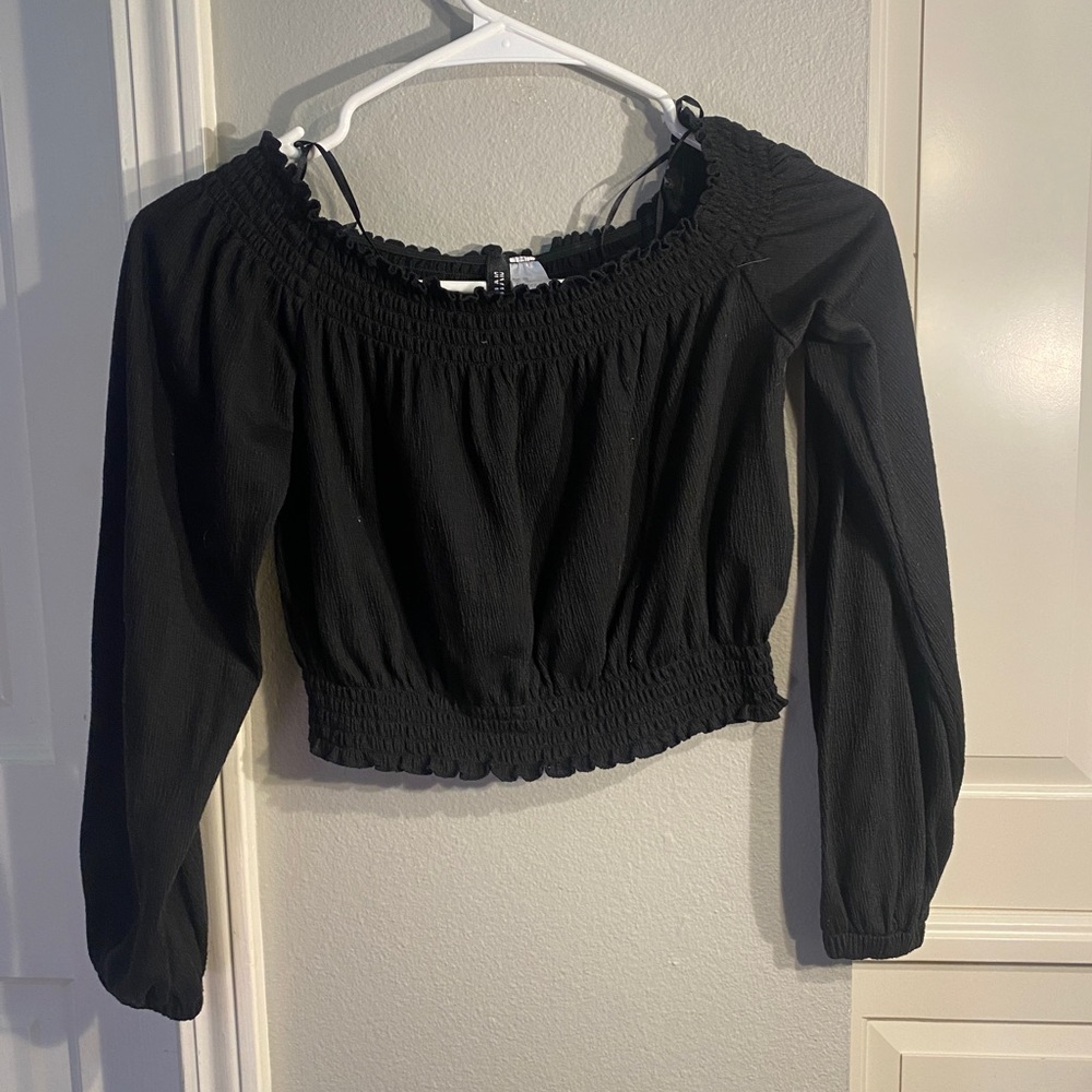 Divided off the shoulder XS black top